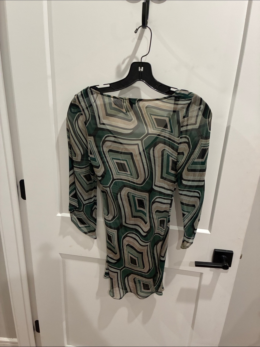 H&M Green and Beige Geometric Long Sleeve Sheer Top SIZE 4 - Picture 2 of 4
